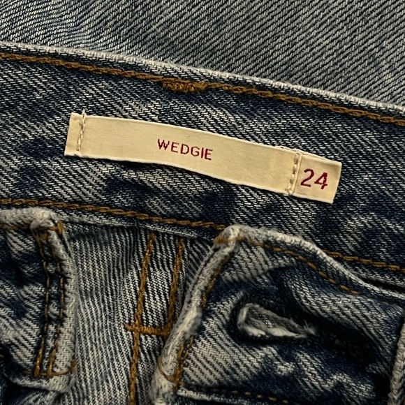 LEVI’S Wedgie Button Fly Jeans Size 24 Medium Wash - Picture 8 of 9